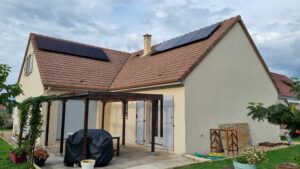 Installation solaire faite à Toulon sur Allier. Pose en surimposition de panneaux photovoltaïques Sun power. Fait par InnoGreenTech