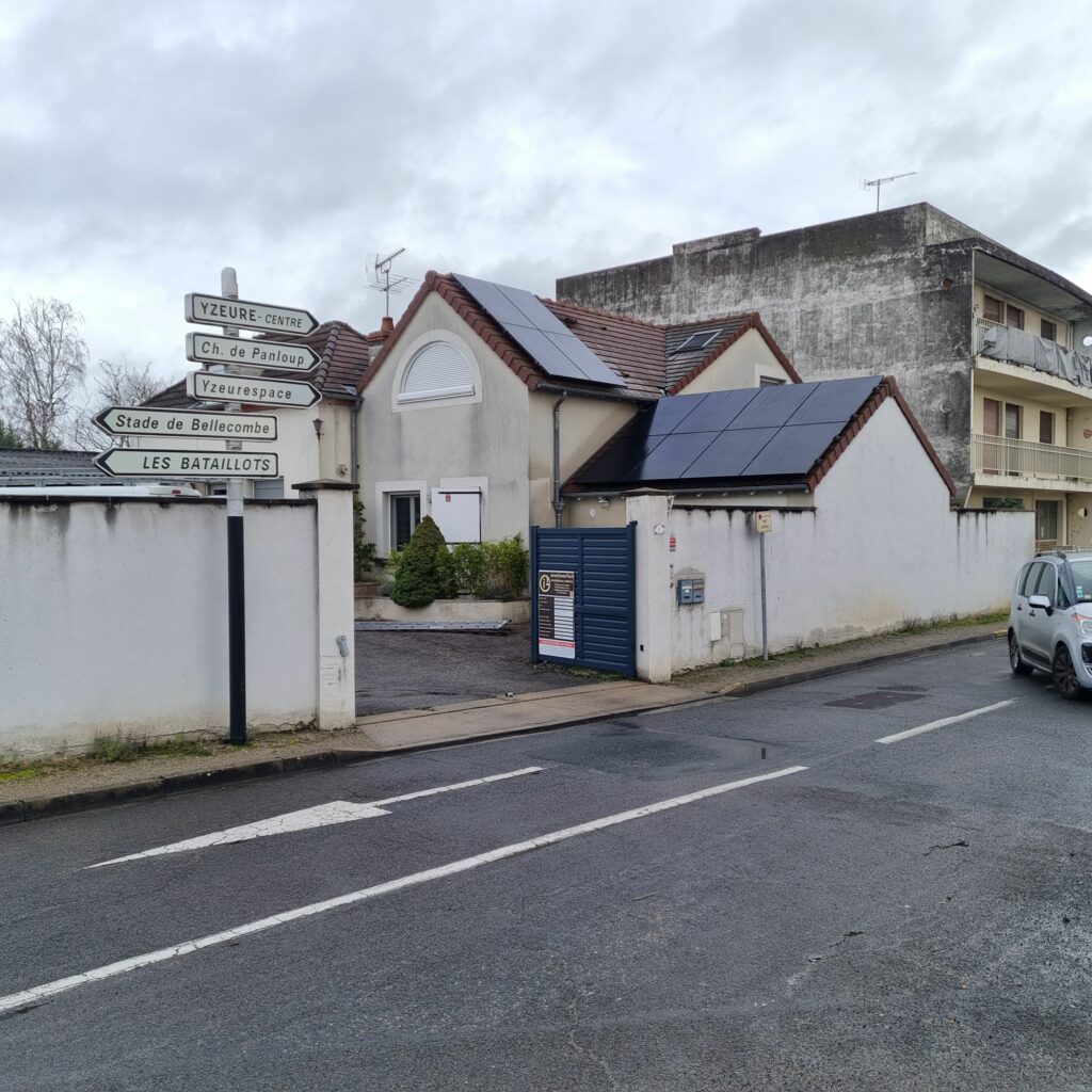 20230111_115814 Installation photovoltaïque de 4,5 kWc à Yzeure, près de Moulins (Allier).