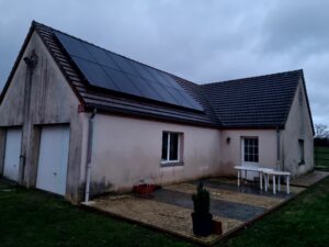 Installation solaire triphasée faite à Trevol dans l'allier. Fait par Innogreentech