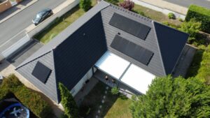 Générateur photovoltaïque installé sur deux versants SUD par InnoGreenTech à Yzeure dans l'allier
