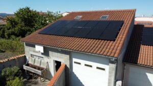 Installation solaire de 6 kwc à Clermont Ferrand réalisé par innogreentech avec des modules Sunpower