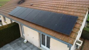 Installation de 3 Kwc sur un pavillon fait par InnoGreenTech