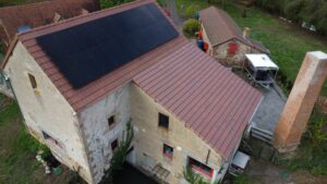 Belle réalisation solaire de 8 Kwc sur un moulin à Coulandon dans l'allier. Fait par InnoGreenTech