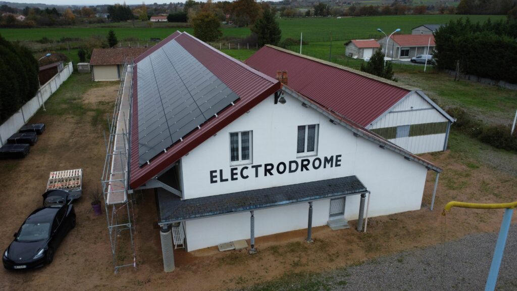 Réalisation d'un générateur photovoltaïque de 36 Kwc par InnoGreenTech à Magnet sur l'électrodrome